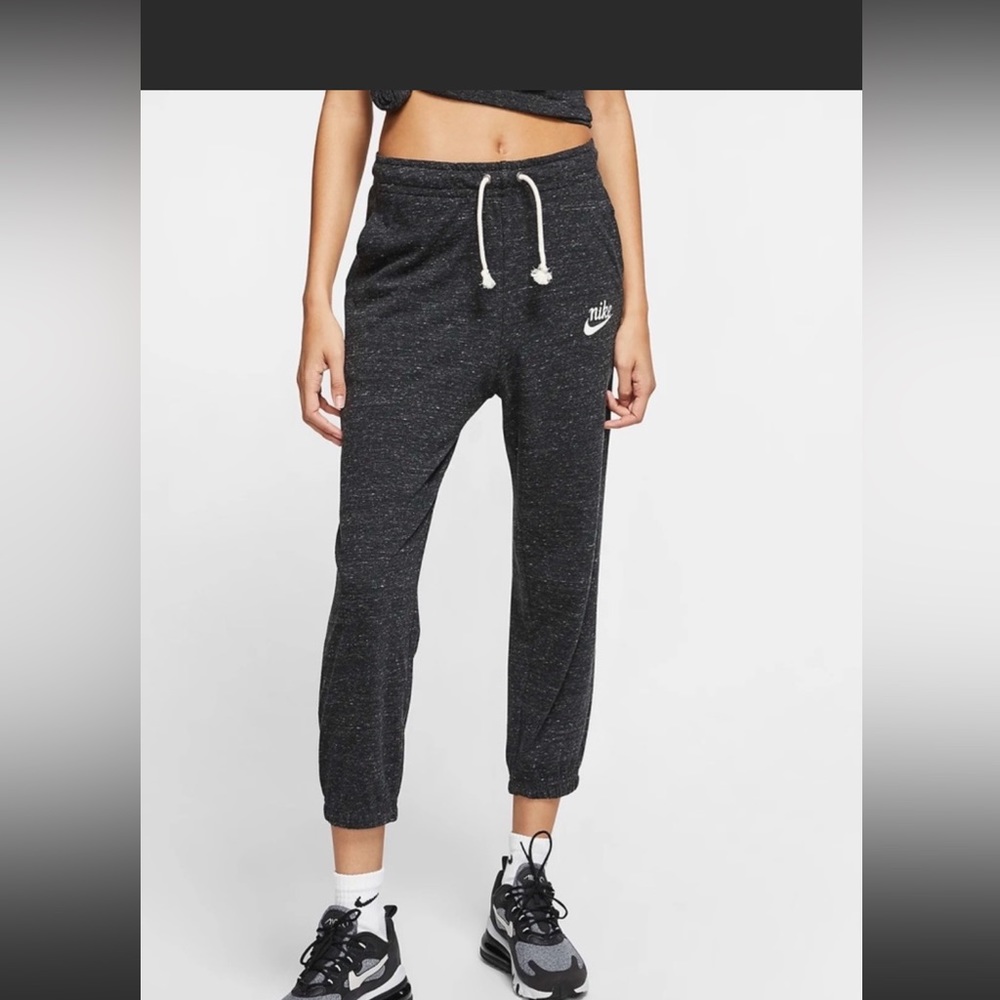 Nike joggers cropped charcoal gray drawstring